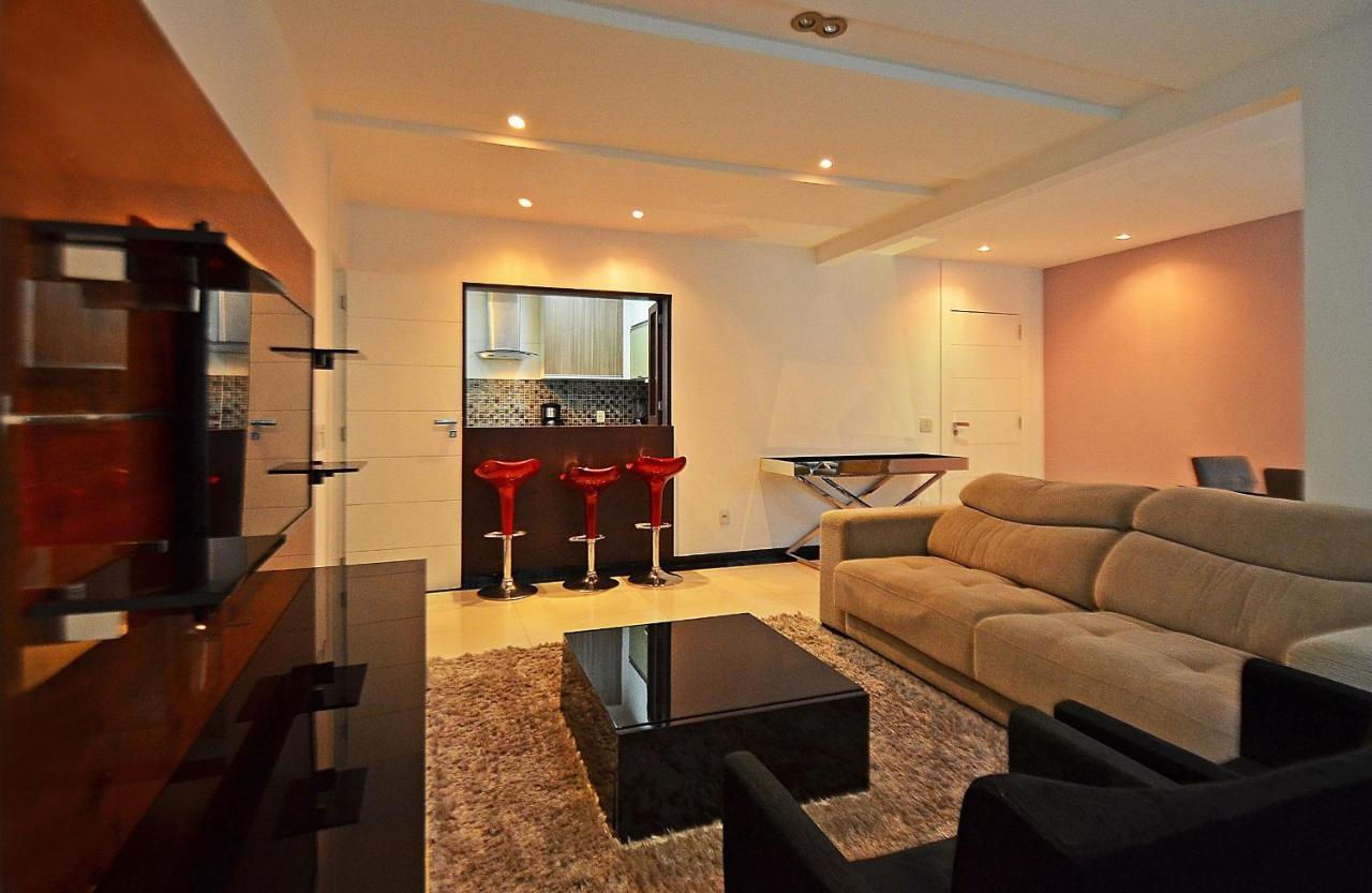 Confortavel 3qts: Vista Lateral Mar Apartment