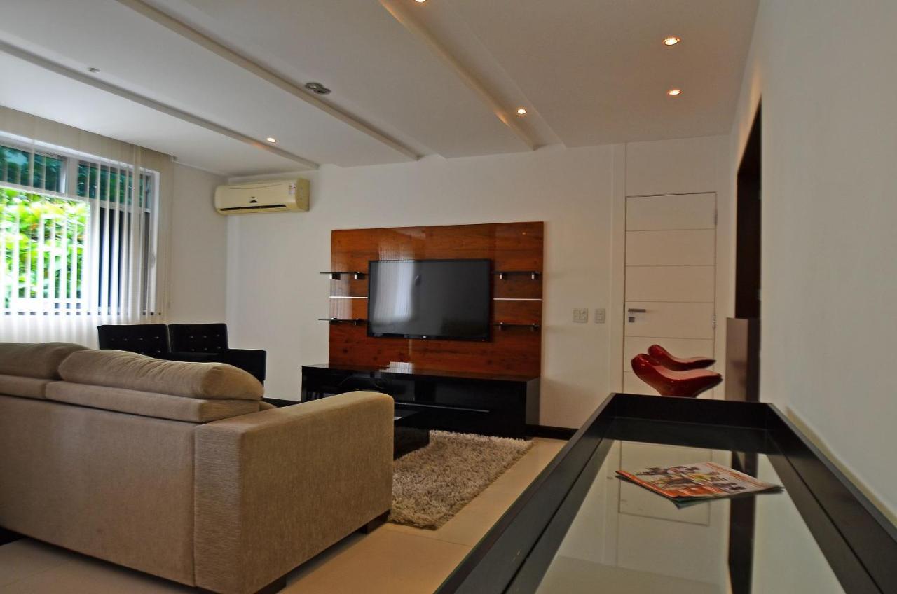 Confortavel 3qts: Vista Lateral Mar Apartment